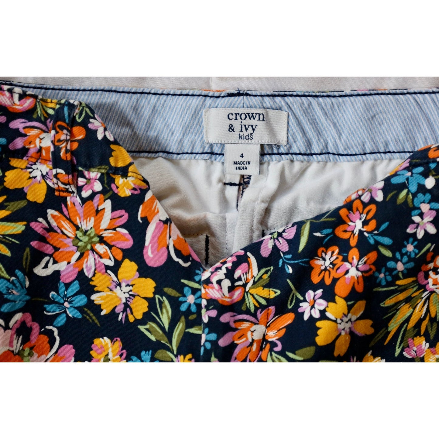 Crown & Ivy Floral Shorts - Sz 4